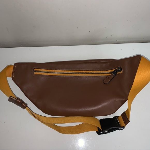 Coach Pride Track Belt Bag In Rainbow Signature Canvas! Like new ! - Picture 2 of 12